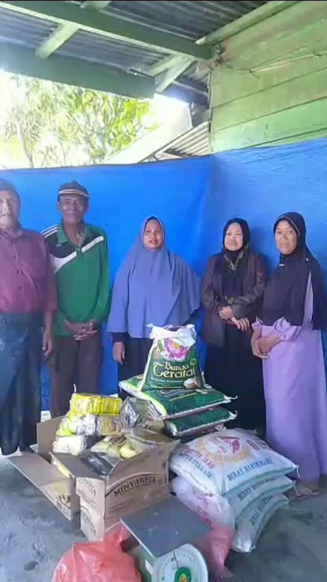 Kami menyampaikan terima kasih yang sebesar-besarnya kepada Bapak/Ibu Donatur atas kepedulian dan donasi yang telah diberikan untuk saudara-saudara kita yang terdampak bencana di Sumatra. Jazakumullahu khairan katsiran, semoga Allah Subhanahu wa Ta‘ala membalas setiap kebaikan dengan pahala terbaik, melapangkan rezeki, serta menjadikannya sebab diringankannya ujian bagi mereka yang tertimpa musibah.

Alhamdulillah, donasi Peduli Sumatra yang dihimpun melalui Fuqaḥa Indonesia telah kami salurkan. Penyaluran dilakukan melalui rekanan Fuqaḥa di lapangan bersama para relawan, agar bantuan tersampaikan tepat sasaran dan memberikan manfaat nyata bagi para penerima.

Salurkan donasi terbaik Anda untuk saudara-saudara kita di sana melalui:
Bank Mega Syariah
Nomor Rekening: 1000331022
a.n. Fuqaha Education

Informasi: 082117238850