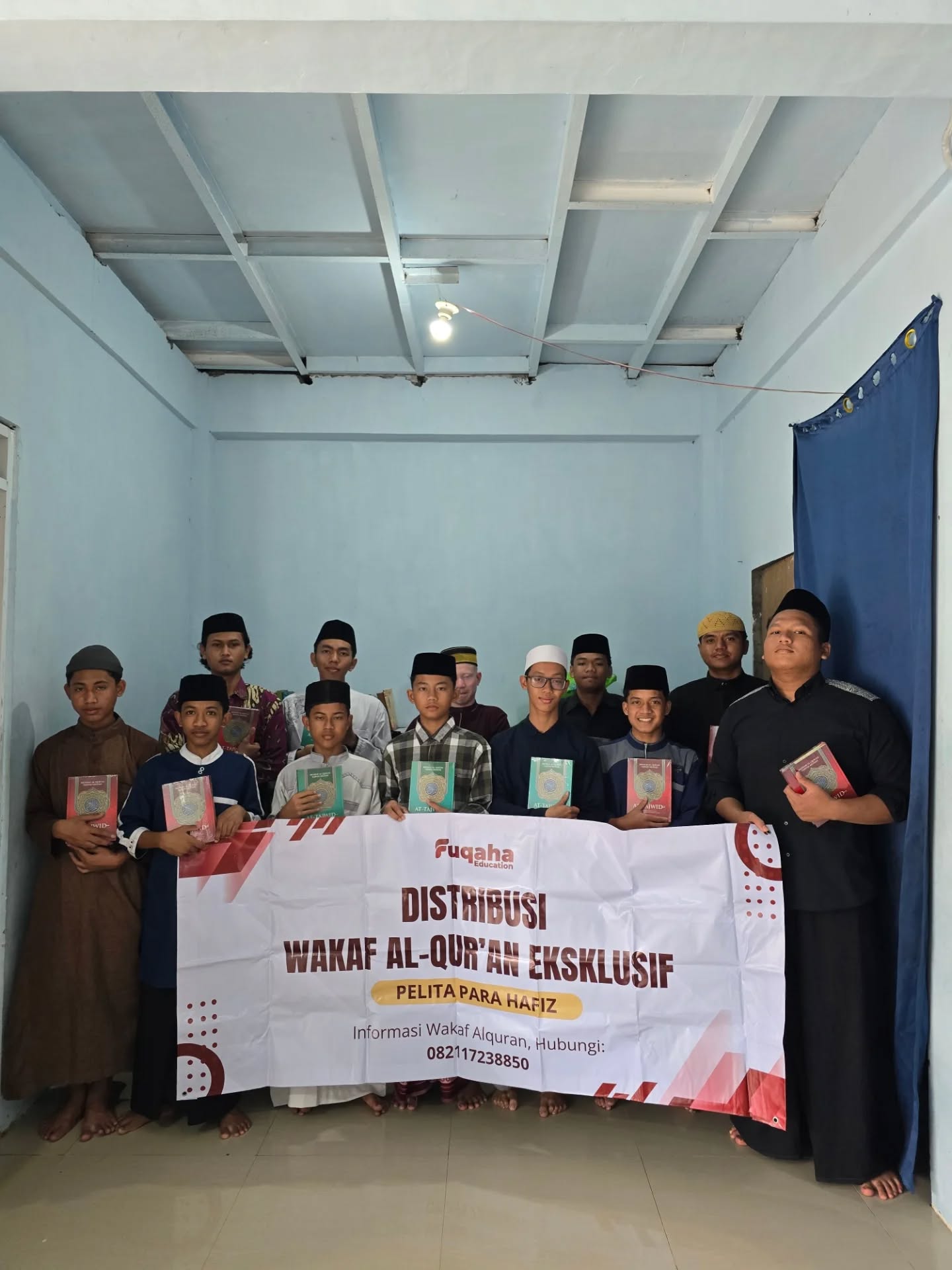 Kami ucapkan terima kasih kepada Bapak Ibu Donatur atas wakaf Al-Qur’an melalui Fuqaha Indonesia. Semoga setiap huruf yang dibaca, setiap ayat yang dihafal, dan setiap kebaikan yang lahir darinya menjadi pahala yang terus mengalir tanpa putus serta menjadikannya amal jariyah yang kekal dan penuh keberkahan.
Bagi Bapak/Ibu yang ingin turut serta dalam program wakaf berikutnya, silakan menyalurkan sedekah melalui:
Bank Mega Syariah
Nomor Rekening: 1000331022
a.n. Fuqaha Education
Informasi: 082117238850